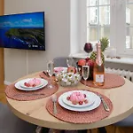 Maya'S Residence 64 - Spacious Apartment Chlebnicka *