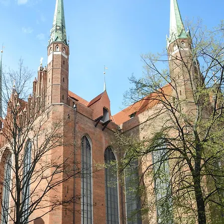 Maya's Flats & 64 - 3 On C * Gdansk