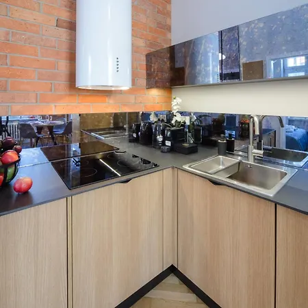 Maya's Flats & 64 - 3 On C * Gdansk