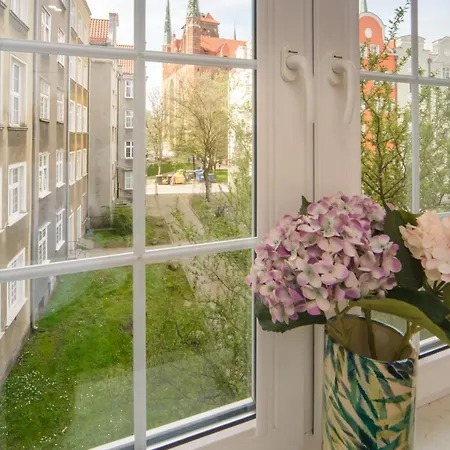 Maya's Flats & 64 - 3 On C Apartment Gdansk