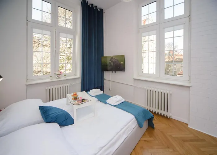 Maya's Flats & 64 - 3 On C *