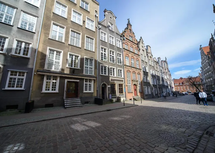 Maya's Flats & 64 - 3 On C 公寓 *