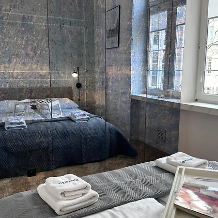 Maya's Flats & 64 - 3 On Chlebnicka Street Old Town Apartment