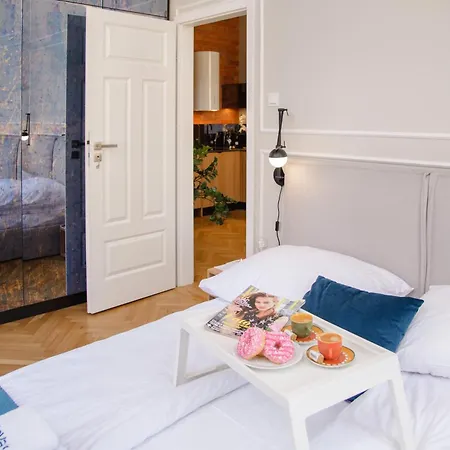 Maya's Flats & 64 - 3 On Chlebnicka Street Old Town Apartment Gdansk