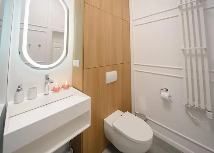 Maya's Flats & 64 - 3 On C